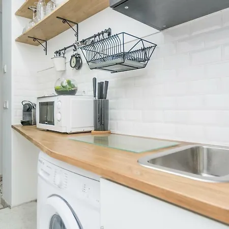 21 Lima Stairs Apartment
